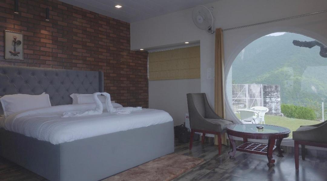 The Bohemian Casa Dehradun Hotel Exterior foto