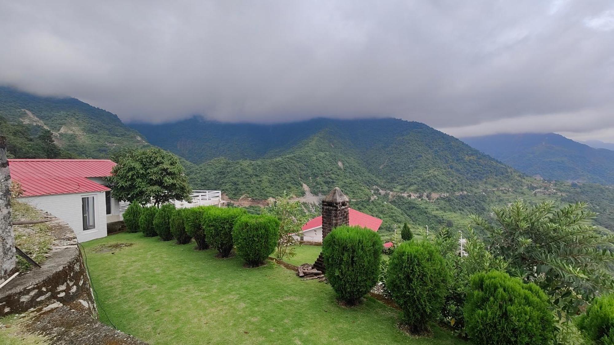 The Bohemian Casa Dehradun Hotel Exterior foto